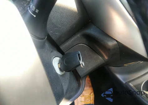 2015 Nissan Versa Note S (Sr)/S Plus/Sl/Sr/Sv z USA, uszkodzony, nr VIN 3N1CE2CP3FL354659